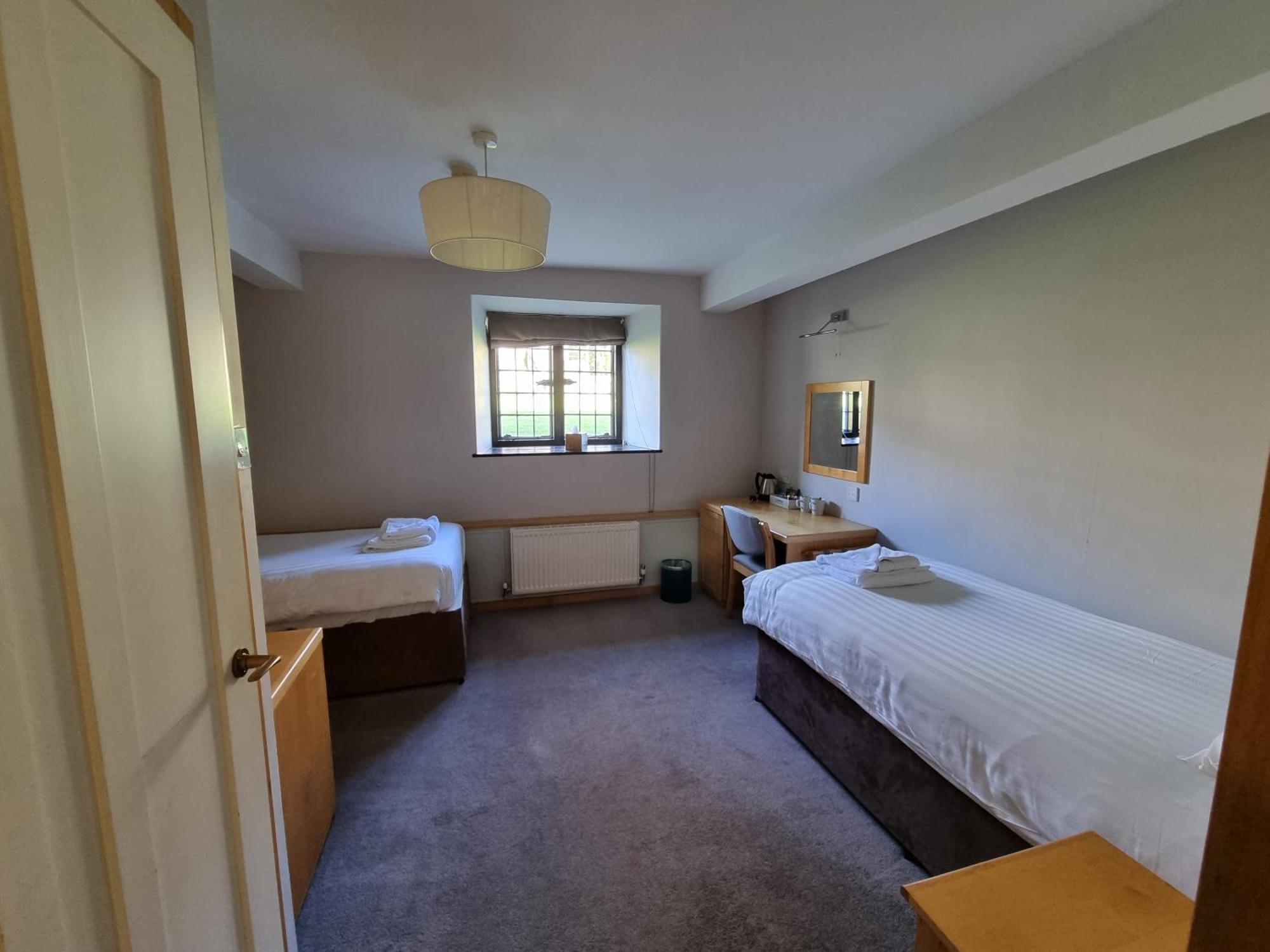 Dartington Hall Totnes Room photo